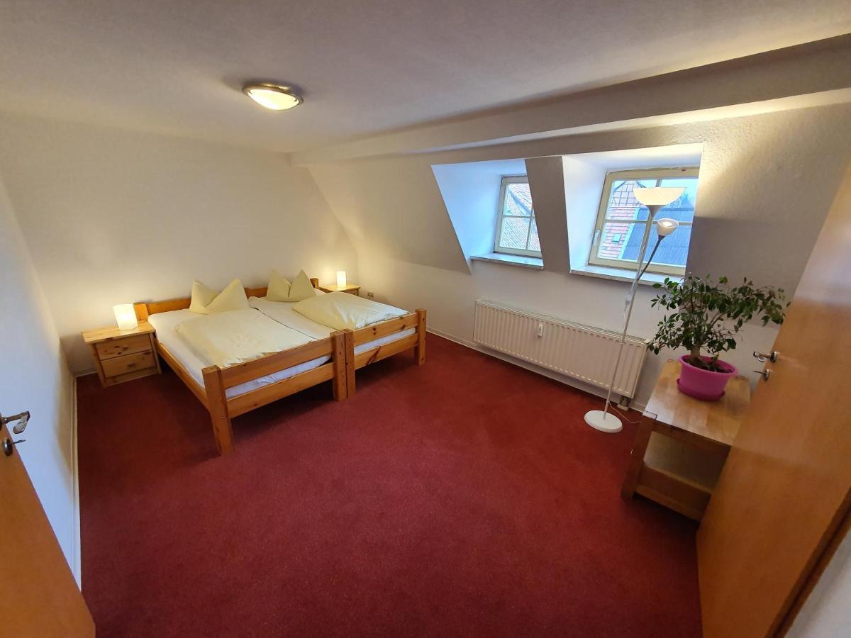 Hotel Zur Goldenen Sonne Кведлинбург Экстерьер фото