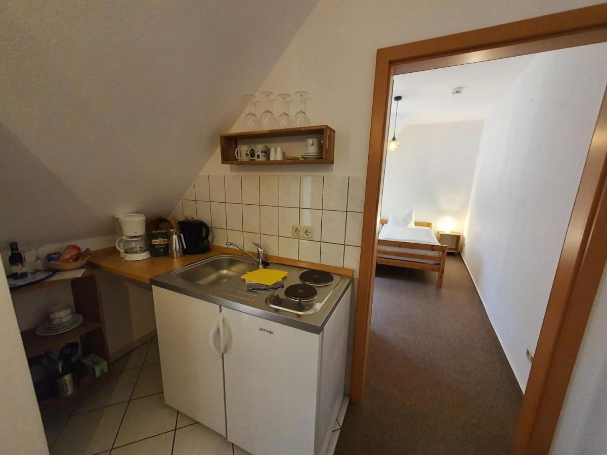 Hotel Zur Goldenen Sonne Кведлинбург Экстерьер фото