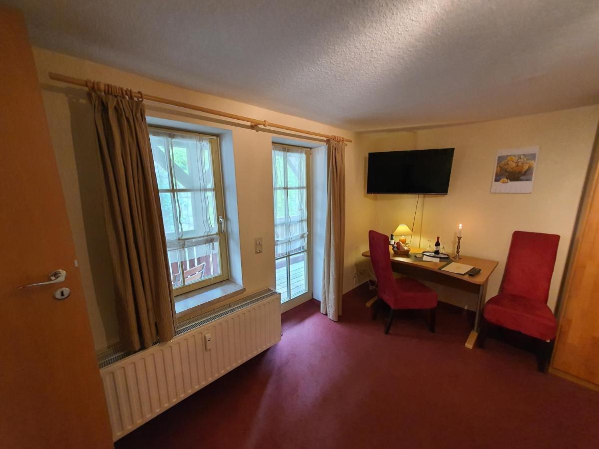 Hotel Zur Goldenen Sonne Кведлинбург Экстерьер фото