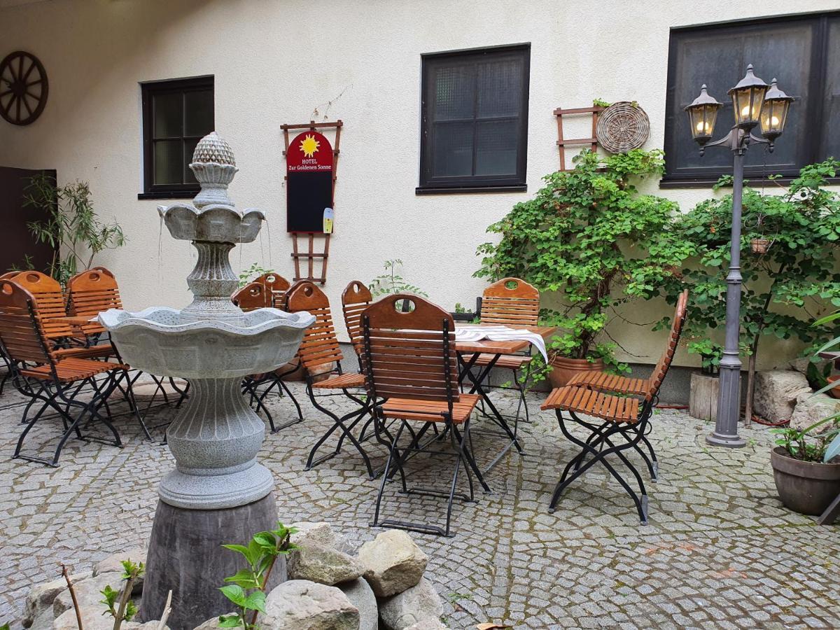 Hotel Zur Goldenen Sonne Кведлинбург Экстерьер фото
