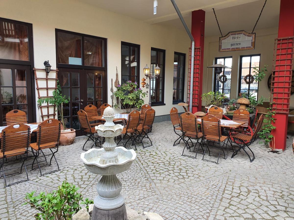 Hotel Zur Goldenen Sonne Кведлинбург Экстерьер фото